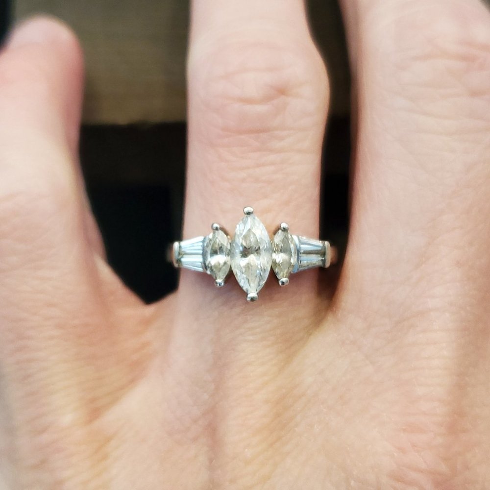 Size 8 925 Sterling Silver Rustic Marquise Cubic Zirconia Ring - Picture 1 of 7